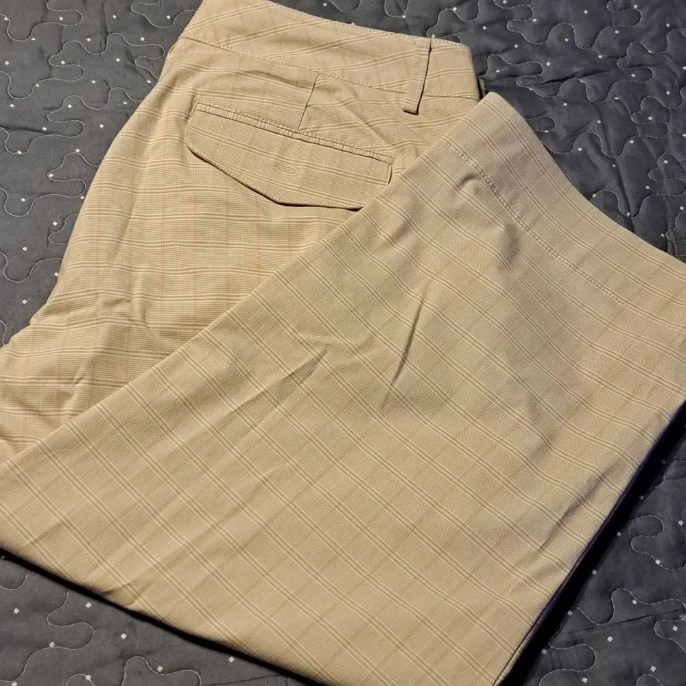 Dockers Golf capris size 12